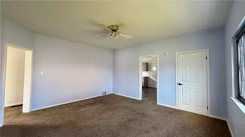 Living - 641 Garfield St, Springdale, PA 15144 photo 3 of 4