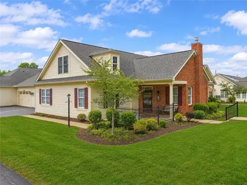 2164 Isleworth Ln, Cranberry Township, PA 16066