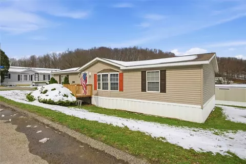 900 Birch Dr, Cranberry Township, PA 16066