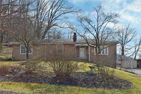 4006 Vistavue Dr, Gibsonia, PA 15044