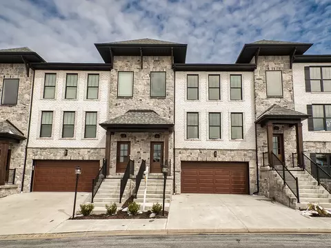 233 Lucca Ln, Pittsburgh, PA 15241