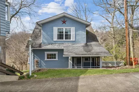 122 Saint Peter Way, Jeannette, PA 15644
