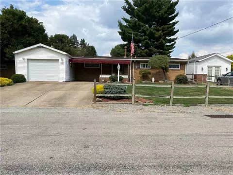 2647 Paige St, New Kensington, PA 15068