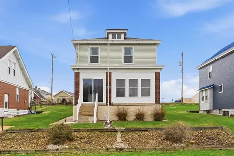 2375 E Beckert Ave, Pittsburgh, PA 15212