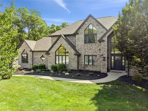 421 Lenox Ct, Gibsonia, PA 15044