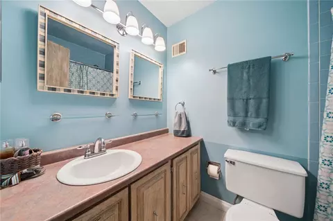 Bath - 300 Williamsburg Ln, Export, PA 15632 photo 2 of 4