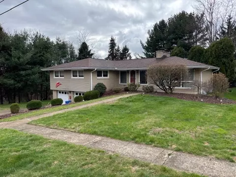 120 Everest Dr, Irwin, PA 15642