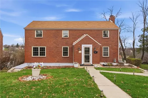 5240 Orchard Hill Dr, Pittsburgh, PA 15236