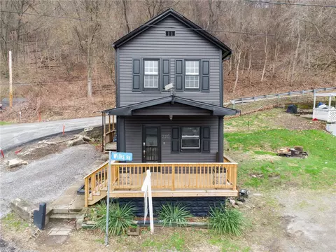 330 Braeburn Rd, New Kensington, PA 15068