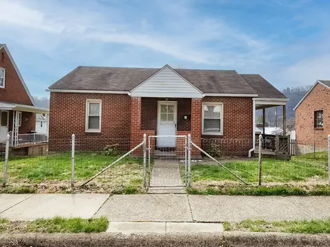 734 Lincoln Ave, Springdale, PA 15144