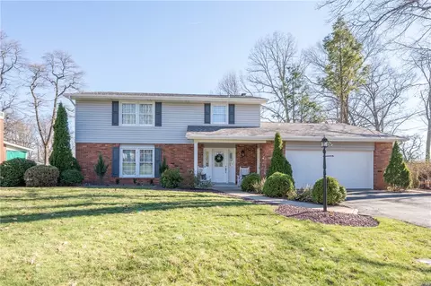 1106 Scenic Dr, Greensburg, PA 15601