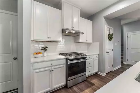 Kitchen - 416 Sarjean Way, Zelienople, PA 16063 photo 5 of 6