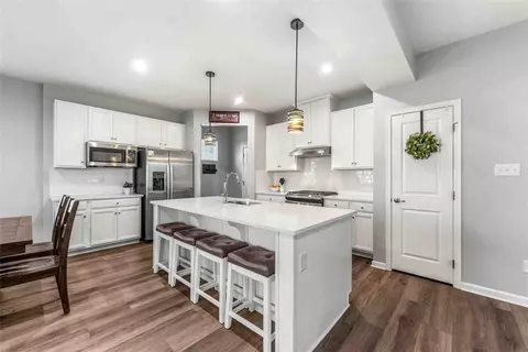 Kitchen - 416 Sarjean Way, Zelienople, PA 16063 photo 6 of 6