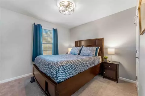 Bedroom - 416 Sarjean Way, Zelienople, PA 16063 photo 4 of 7