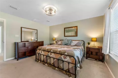 Bedroom - 416 Sarjean Way, Zelienople, PA 16063 photo 2 of 7