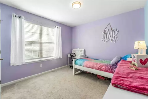Bedroom - 416 Sarjean Way, Zelienople, PA 16063 photo 6 of 7