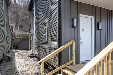 Entry Way - 2528 Beaver Ave, Monaca, PA 15061 photo 1 of 1