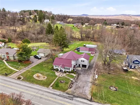 27 Bock Ln, Baden, PA 15005