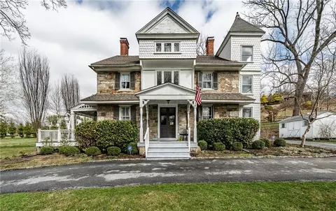 701 W Oakbourne, West Chester, PA 19382