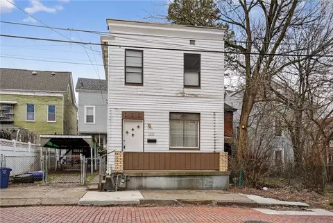 1235 Thelma St, Pittsburgh, PA 15212