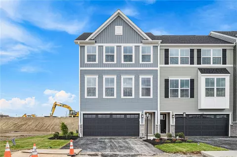 110 Scenic Ridge Dr, Pittsburgh, PA 15205