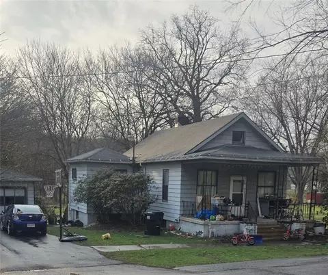 2102 S Hermitage Rd, Hermitage, PA 16148