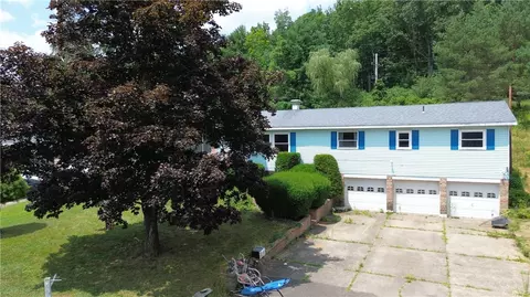 81 Hickory Hill Ln, Youngsville, PA 16371