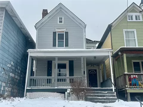 910 9th Ave, Beaver Falls, PA 15010