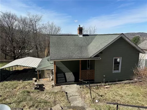 1423 Maratta Rd, Aliquippa, PA 15001