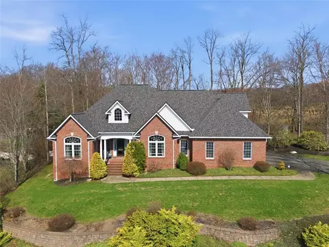 85 Morningside Dr, Indiana, PA 15701