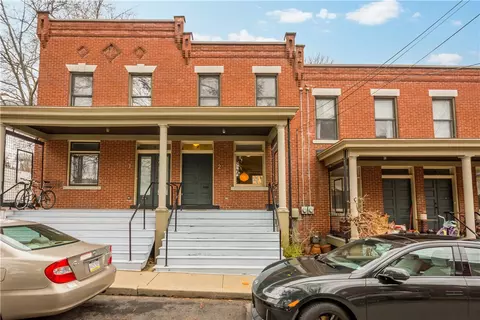 2 Clarendon Pl, Pittsburgh, PA 15206