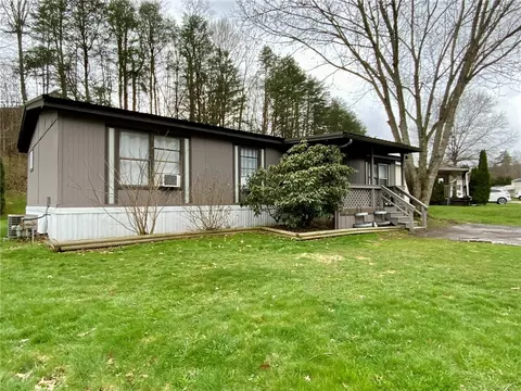 279 Valleyview Dr, Oakdale, PA 15071