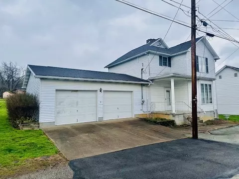 133 Center St, Millsboro, PA 15348