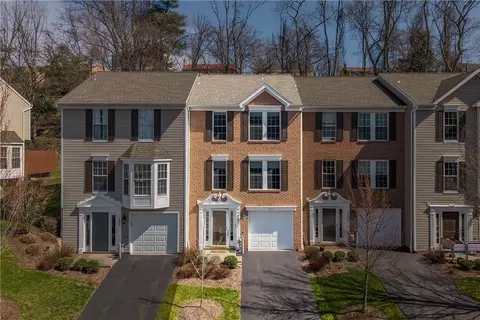 367 Murrays Ln, Pittsburgh, PA 15234