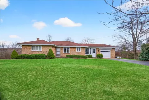 105 Clearview Dr, Baden, PA 15005