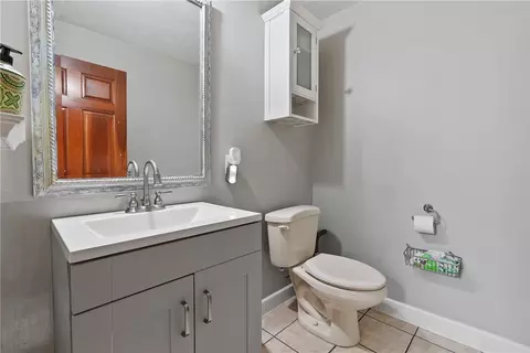 Bath - 137 Pearce Rd, Mars, PA 16046 photo 5 of 6