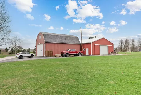 Exterior - 137 Pearce Rd, Mars, PA 16046 photo 6 of 9