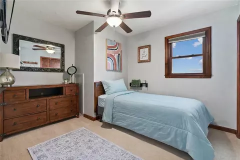Bedroom - 137 Pearce Rd, Mars, PA 16046 photo 3 of 5