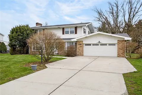 4486 Battle Ridge Rd, Mcdonald, PA 15057