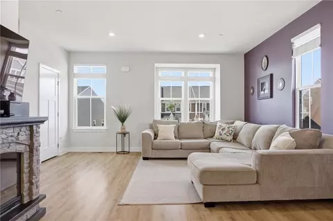 Living - 2013 Cade Dr, Monaca, PA 15061 photo 2 of 4