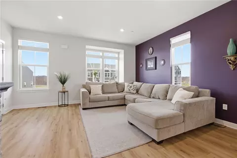 Living - 2013 Cade Dr, Monaca, PA 15061 photo 3 of 4