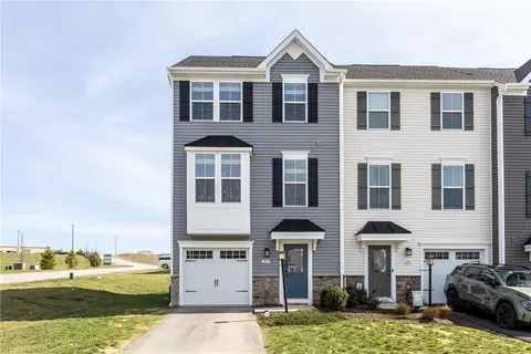 Exterior - 2013 Cade Dr, Monaca, PA 15061 photo 2 of 5