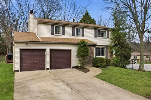 17 Giant Oak Dr, Baden, PA 15005