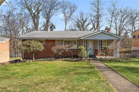 4578 Mapledale Dr, Munhall, PA 15120