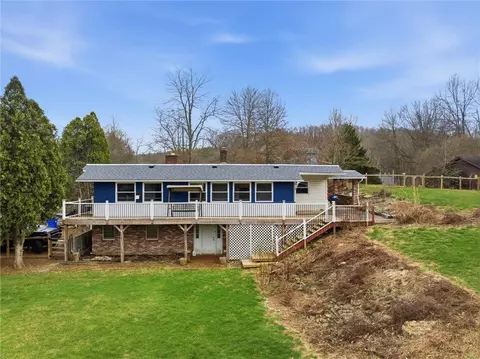 438 Lindsay Rd, Zelienople, PA 16063