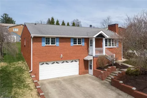 738 Scenic Dr, Houston, PA 15342