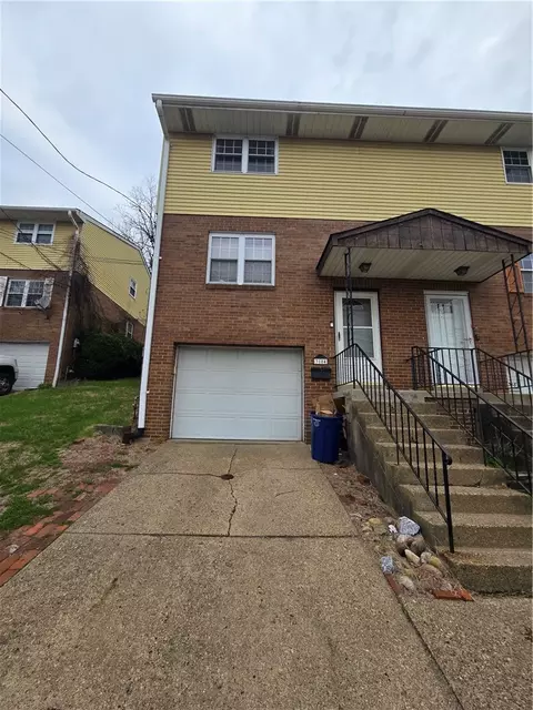 3184 Ladoga St, Pittsburgh, PA 15204