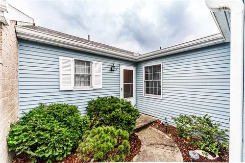 199 Roscommon Pl, Canonsburg, PA 15317