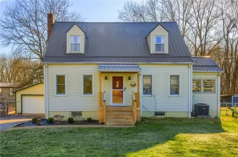 230 Cecil Ave, New Castle, PA 16101