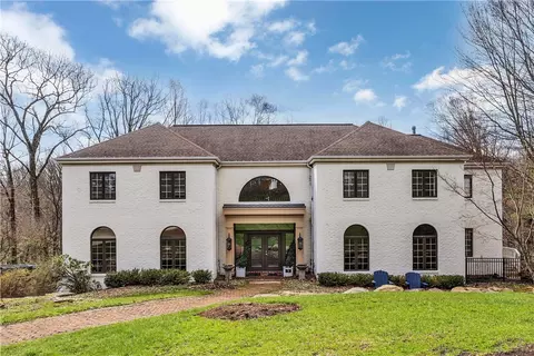 76 Fair Oaks Dr, Pittsburgh, PA 15238